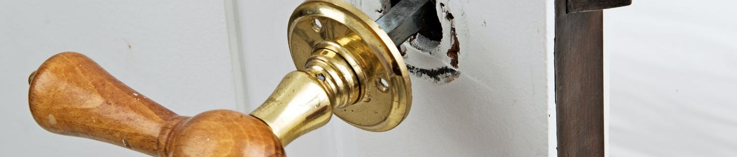 Løst dørhåndtak Løst dørhåndtak